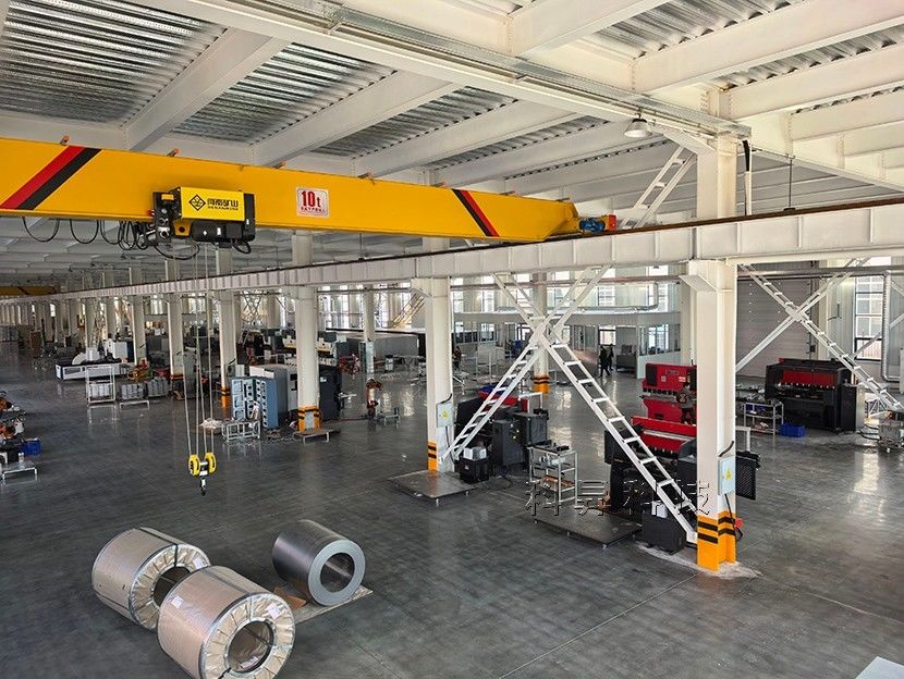 工廠產(chǎn)線機(jī)器圖